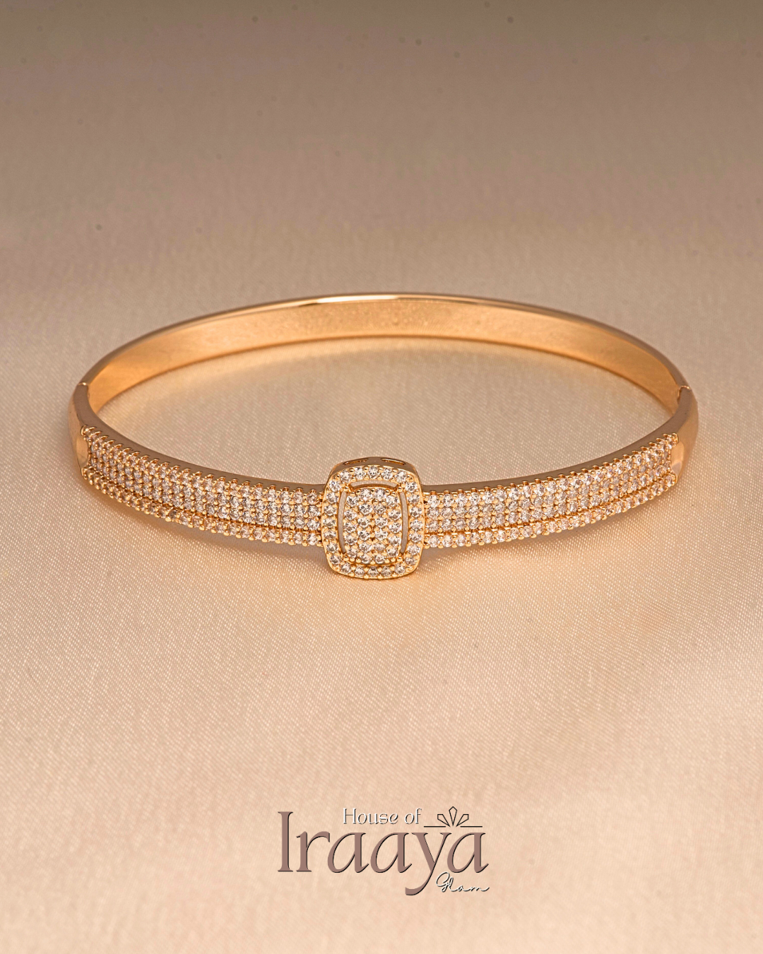 Pavé Buckle Gold Diamond Kada