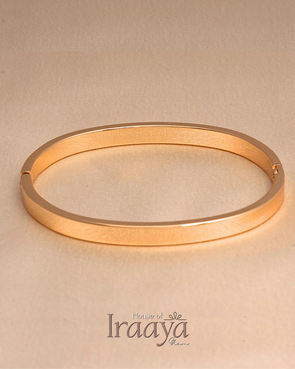 Sleek Classic Polished Gold Kada