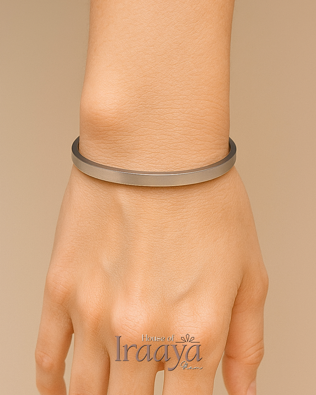 Minimal Classic Silver Round Kada