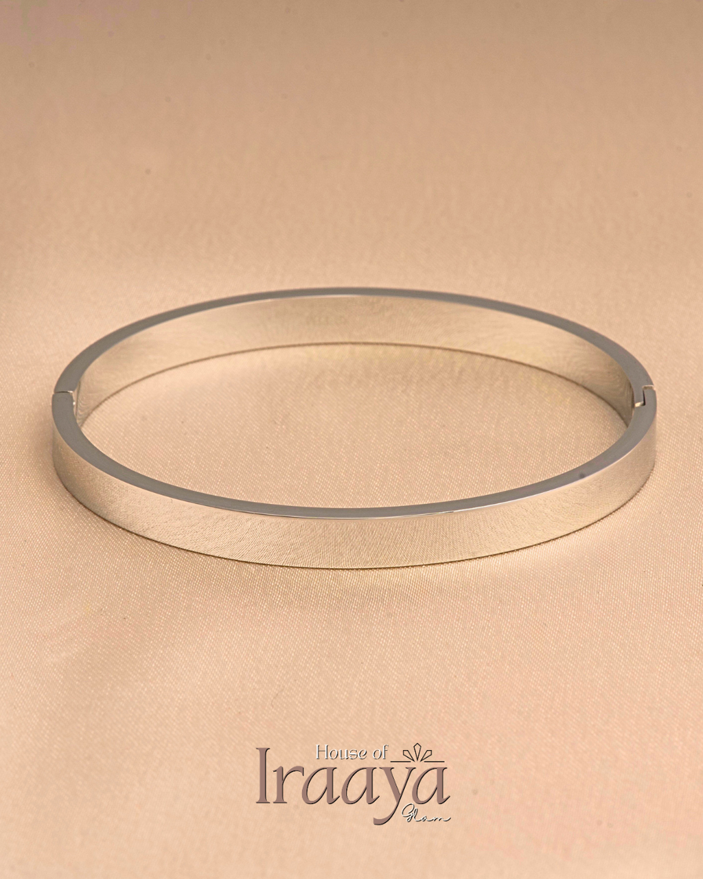 Minimal Classic Silver Round Kada