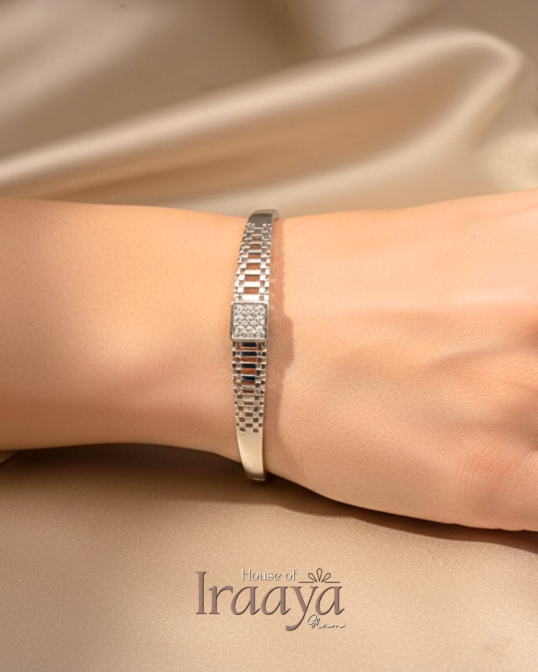 Elegant Link Diamond Kada