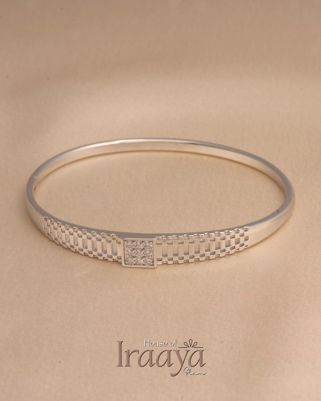 Elegant Link Diamond Kada