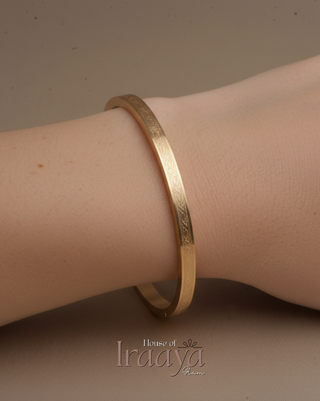 Elegant Textured Gold Kada