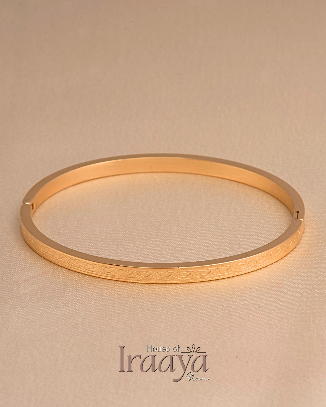 Elegant Textured Gold Kada
