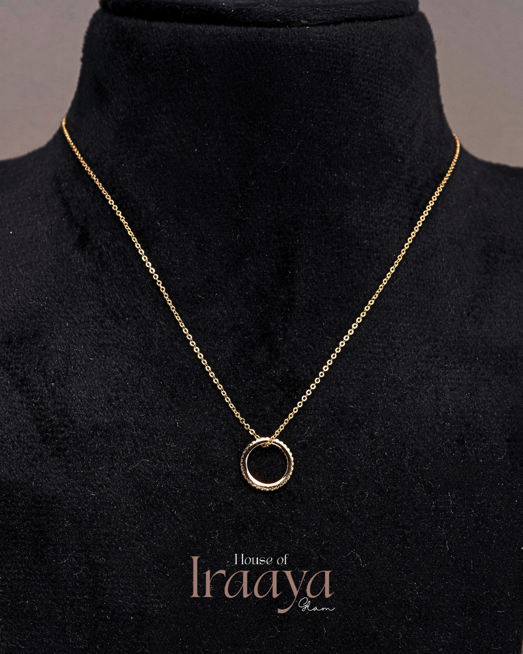 Minimal Circle Pendant Necklace