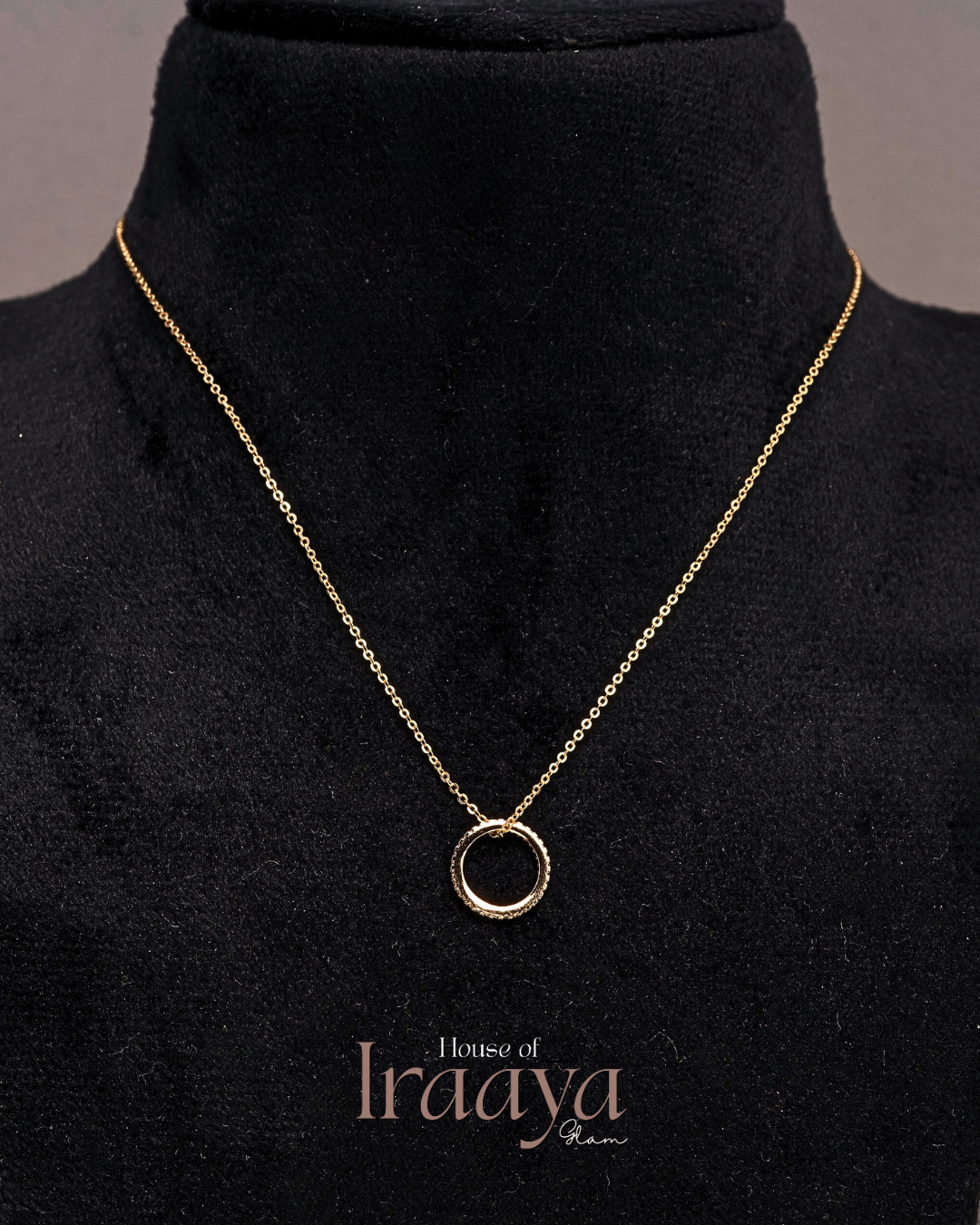 Minimal Circle Pendant Necklace