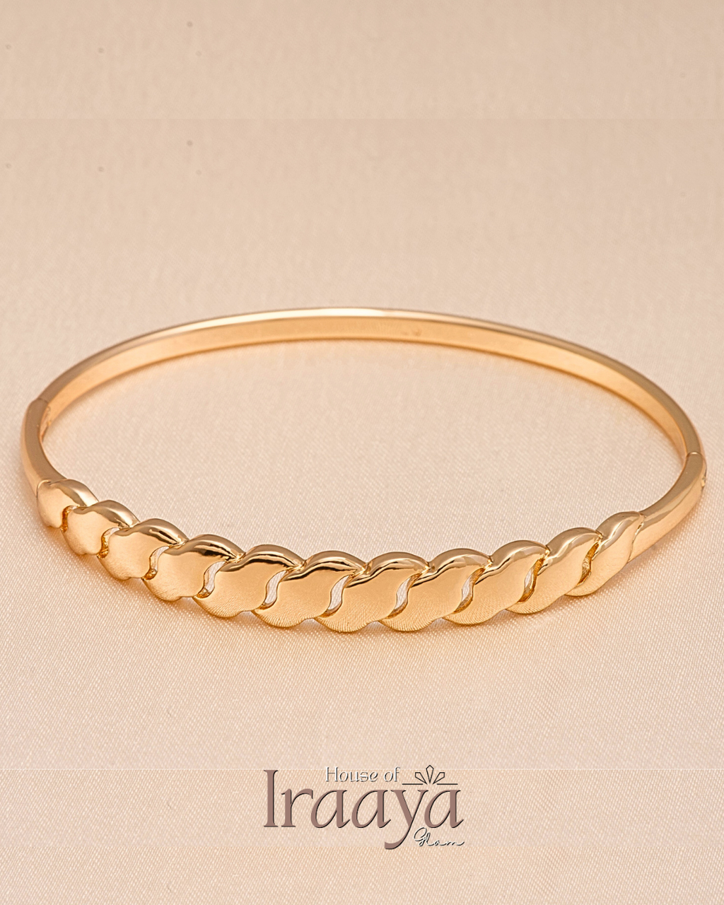 Gold Wave Link Open Cuff Kada