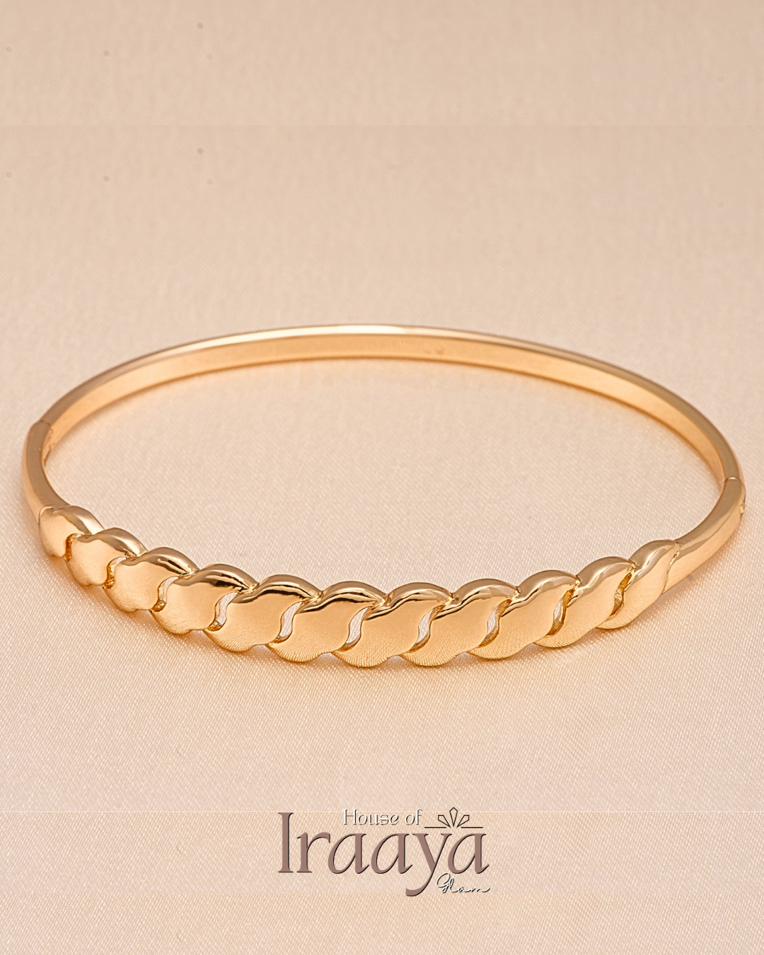 Gold Wave Link Open Cuff Kada