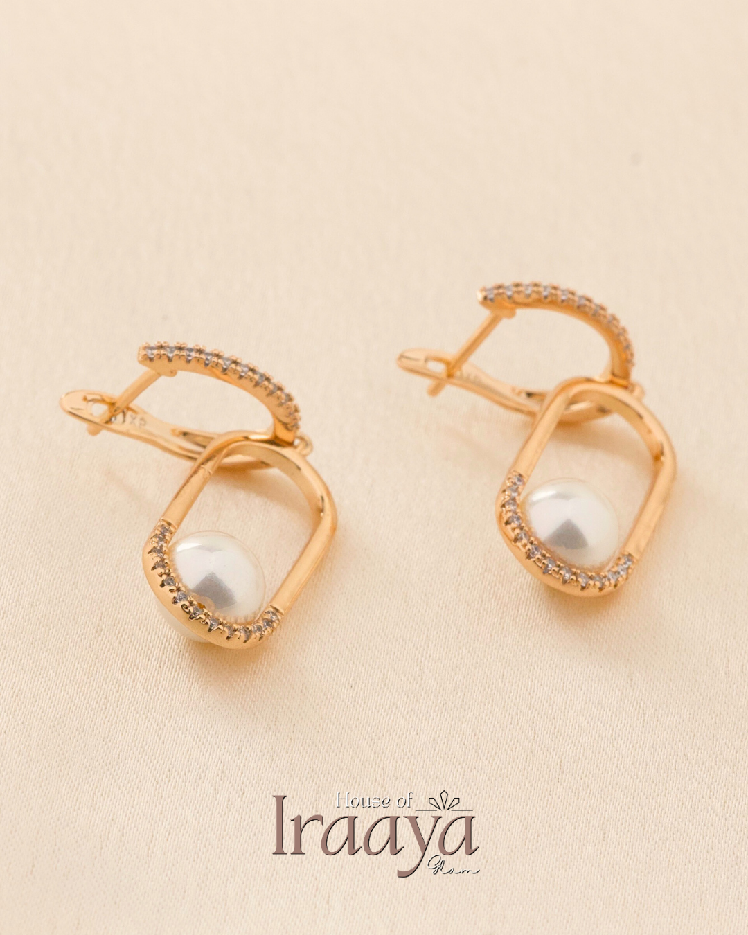 Gold Plated Open Oval Frame With Pearl Centerpiece Earrings